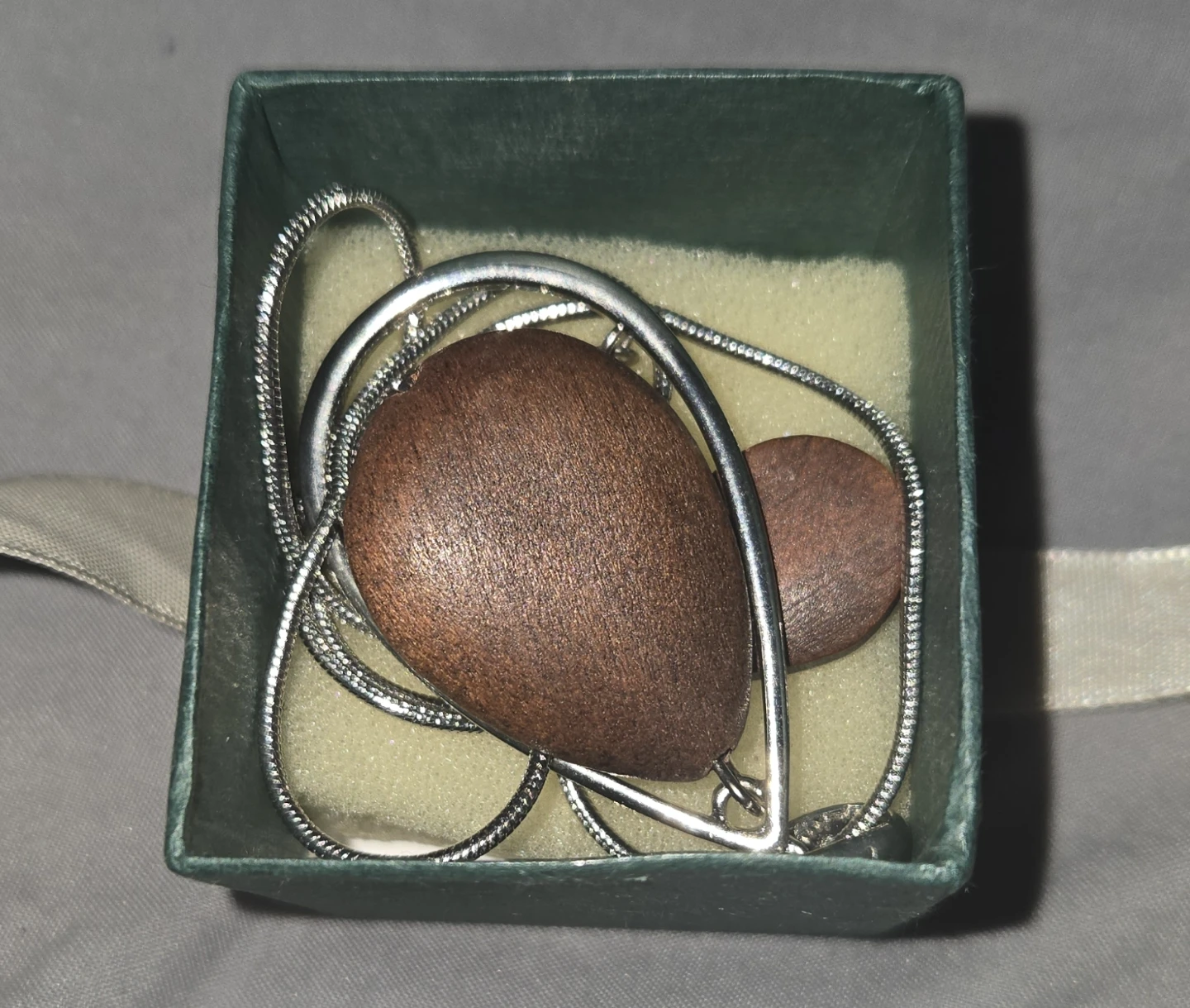 Wood and Silver Tone Pendant Necklace with Matching Earrings Set - photo 3