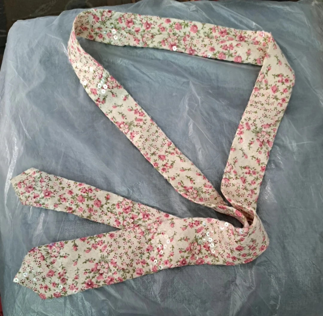 Sequin Floral Print Tie - Great Condition!