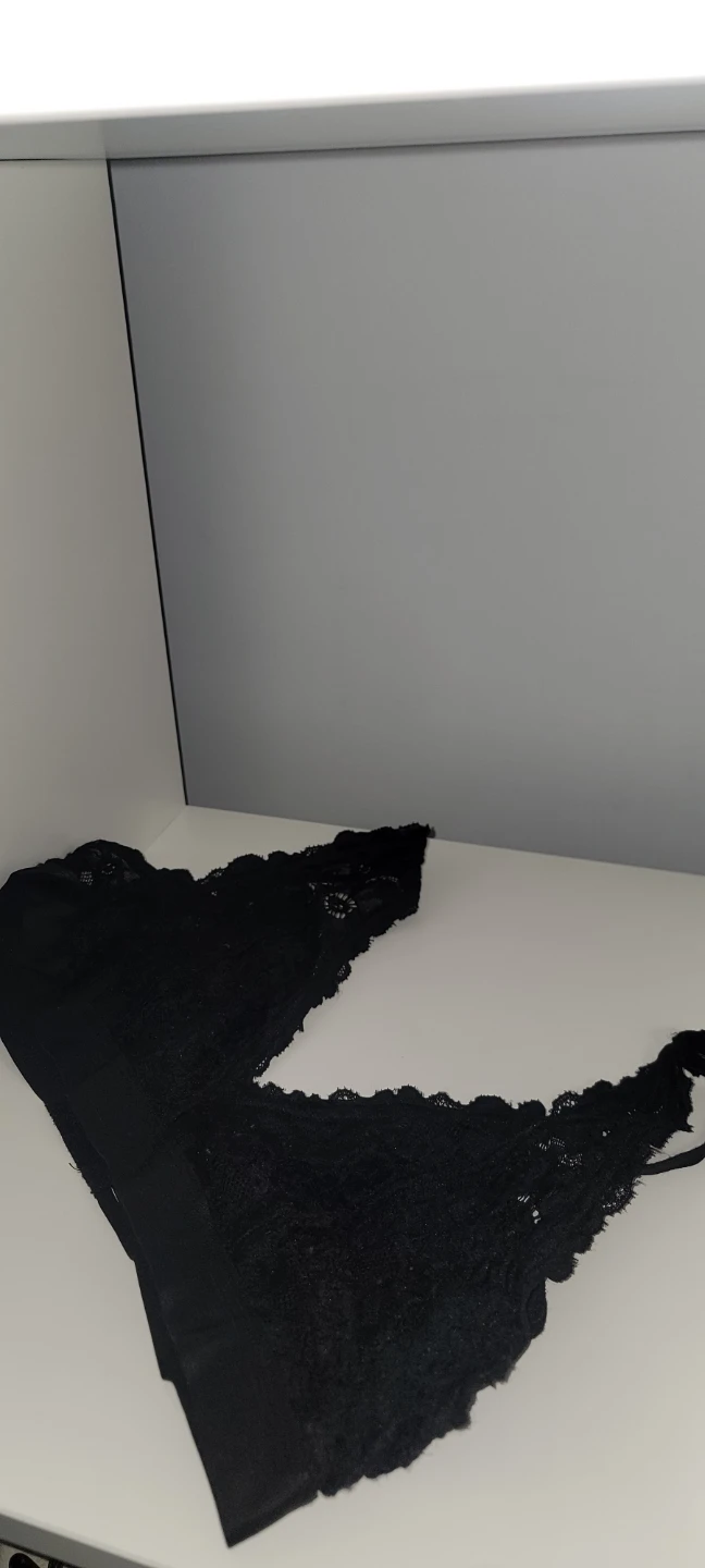 Black Lace Bralette - Size L/G