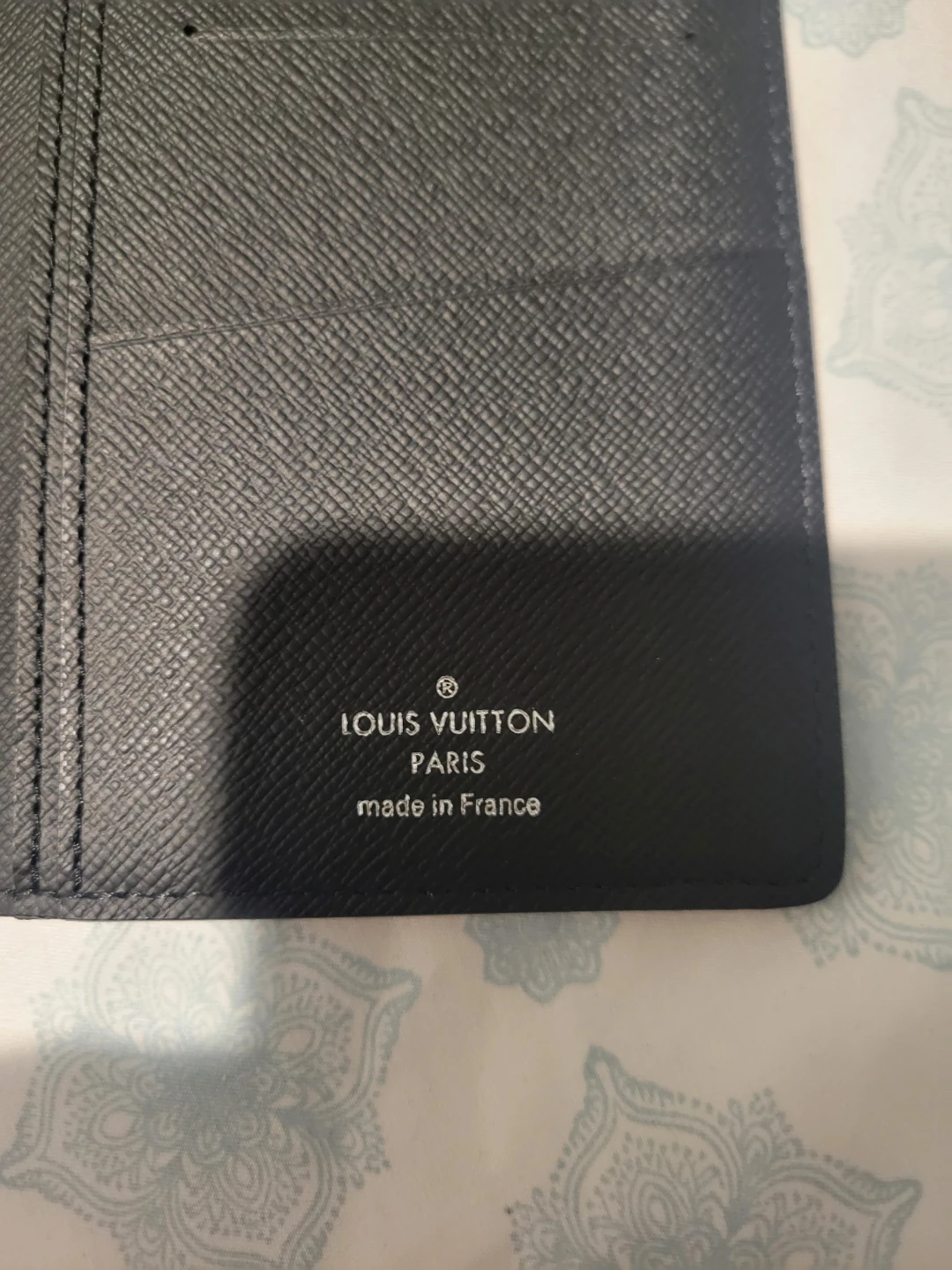 100 % Authentic Louis Vuitton Zippy Wallet - photo 4