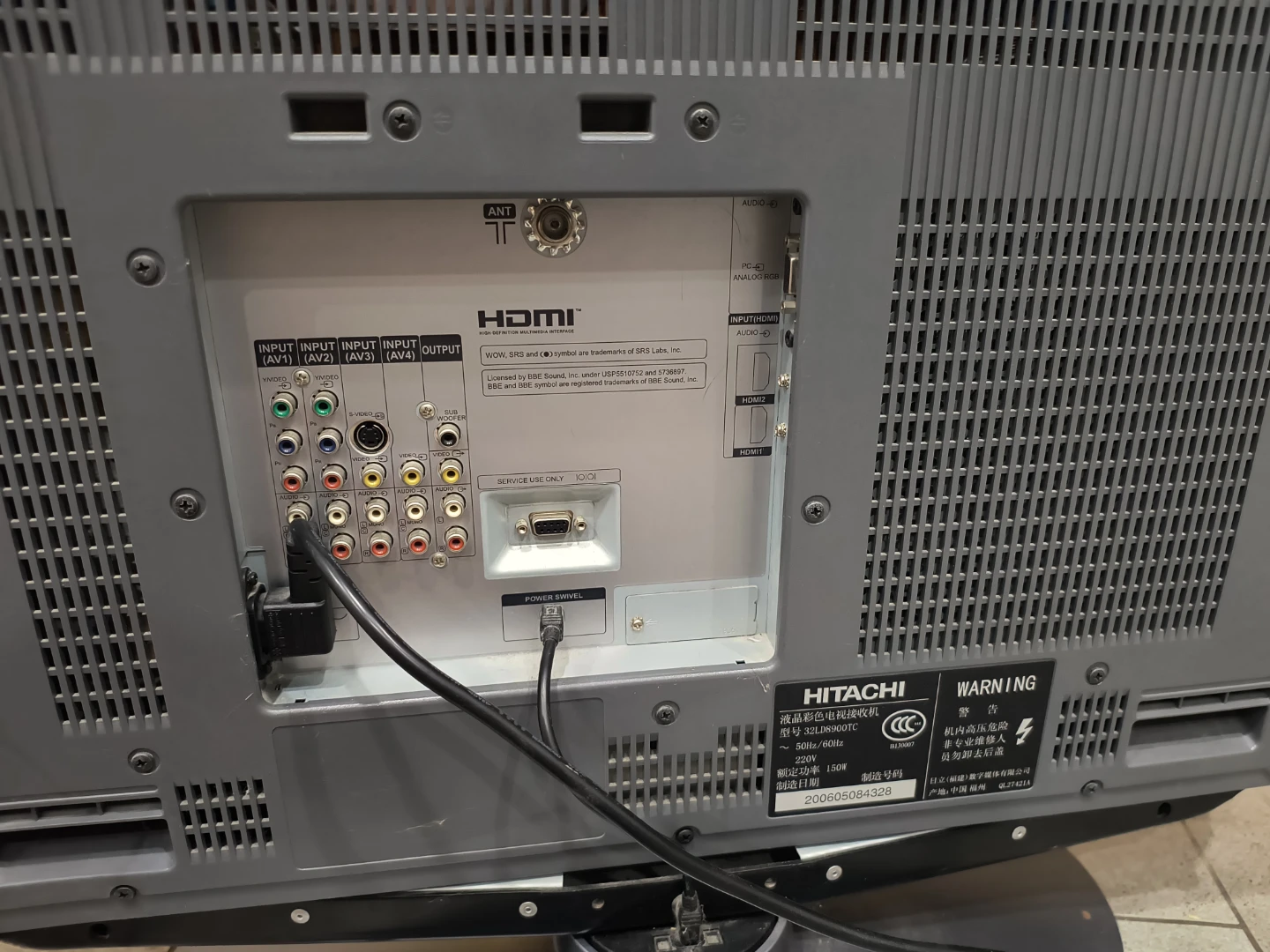 Hitachi 32" LCD TV - photo 4