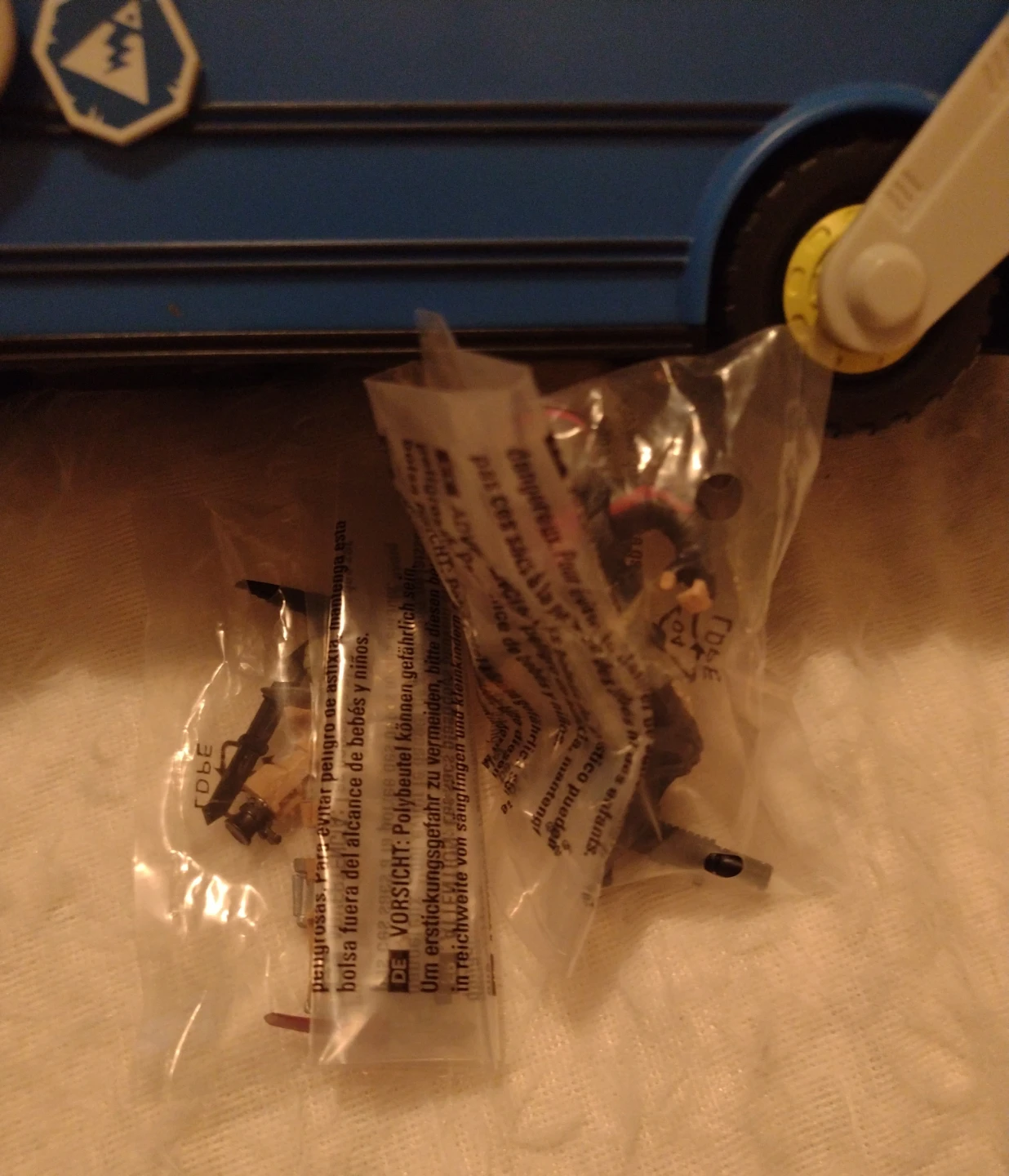 Fortnite Battle Royale Epic Games 2" Mini Figures Battle Bus - photo 2