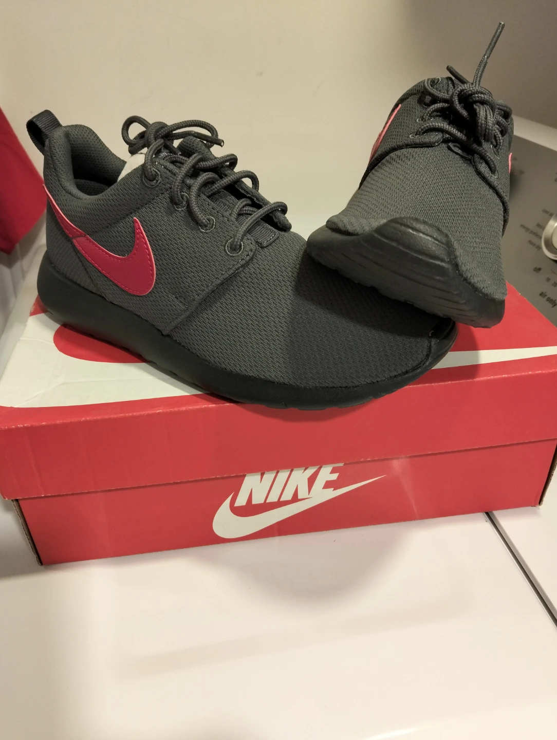 Nike Roshe One Shoes - Grey & Pink - photo 4