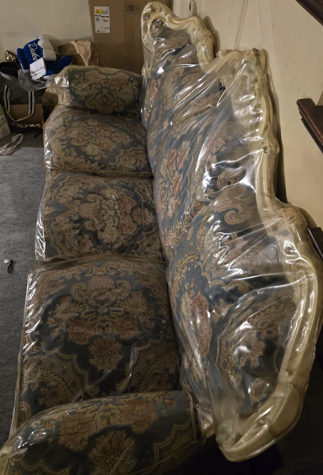 Vintage Floral Sofa - photo 2