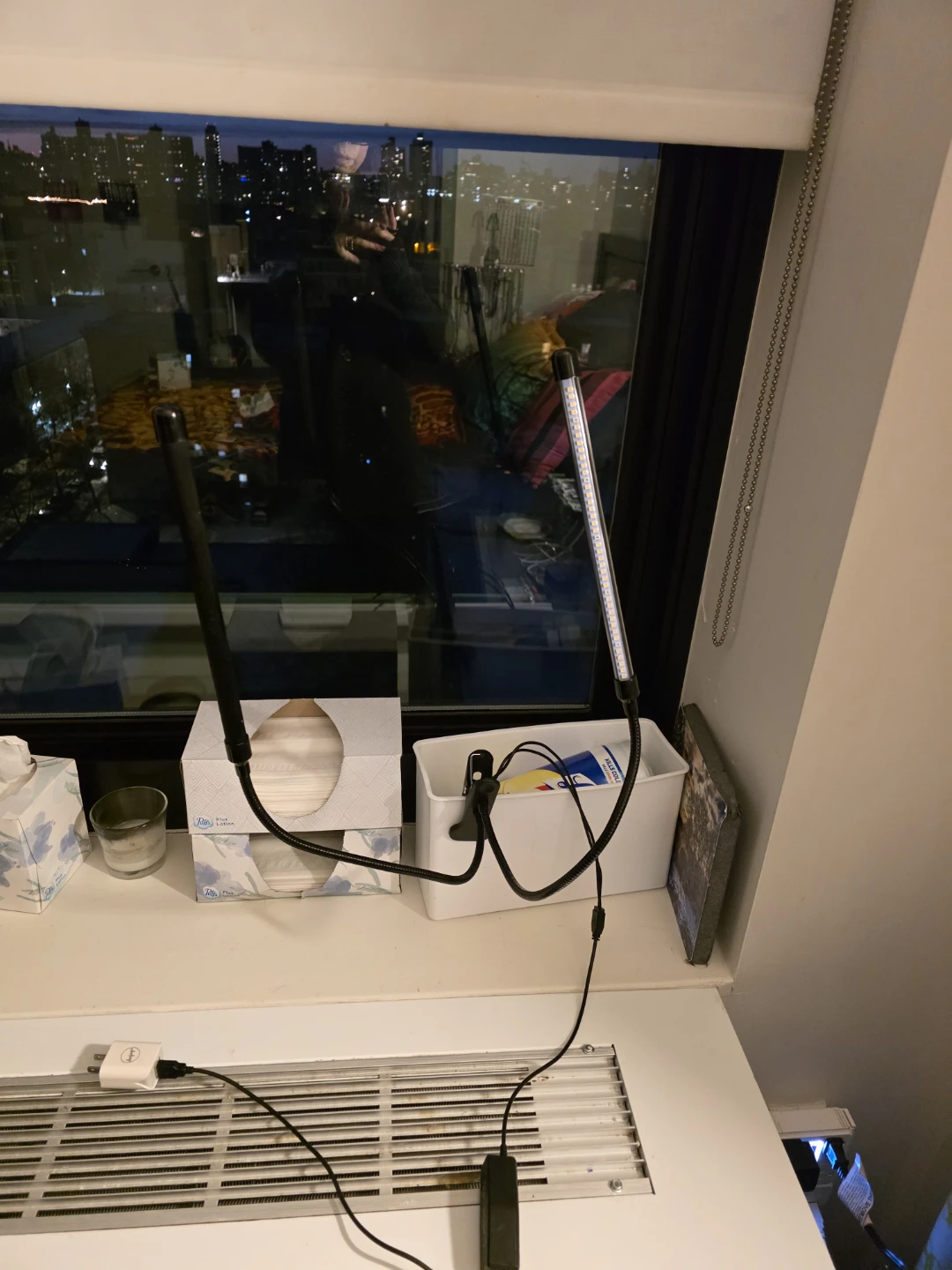 Adjustable LED Grow Light - photo 2