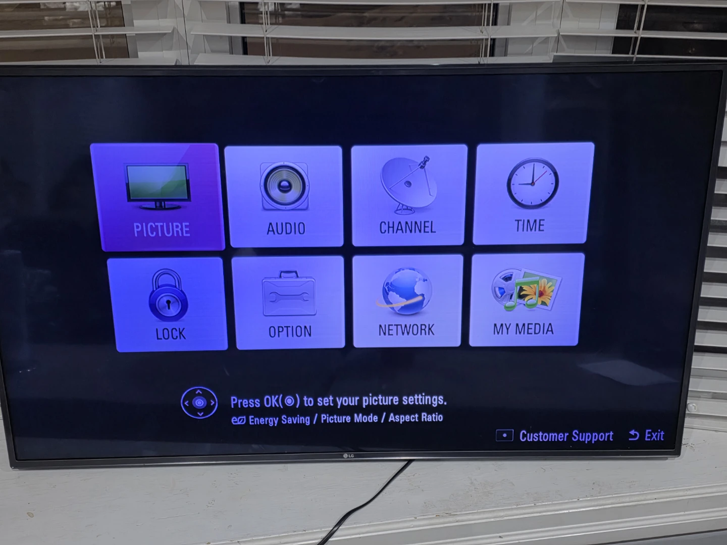 LG TV 55 inches