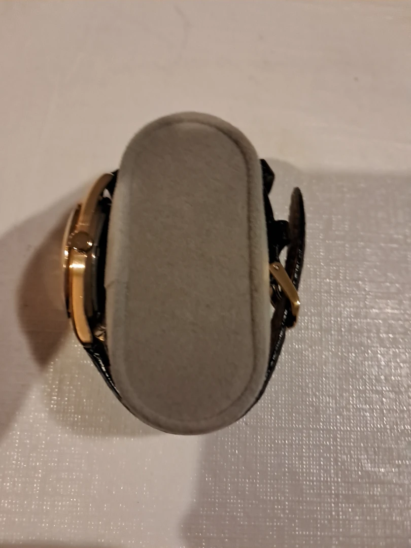 Seiko Gold Watch with Alligator grain Band - photo 4