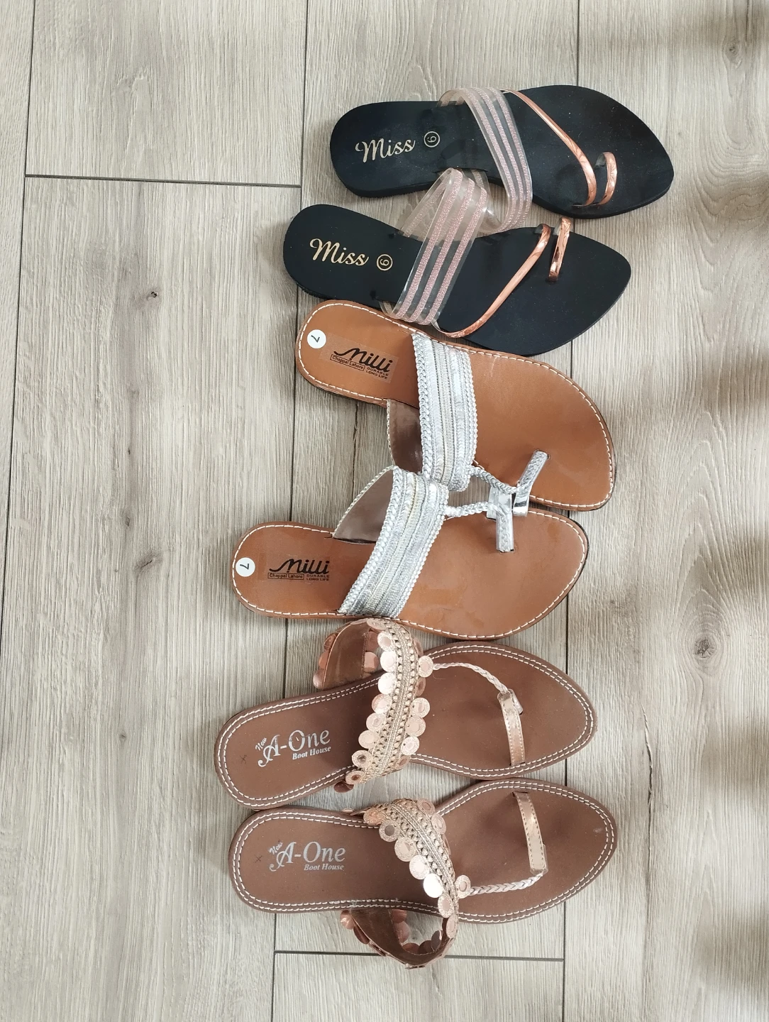 Lot of 6 pairs Women's Sandals( ethnic) - photo 4