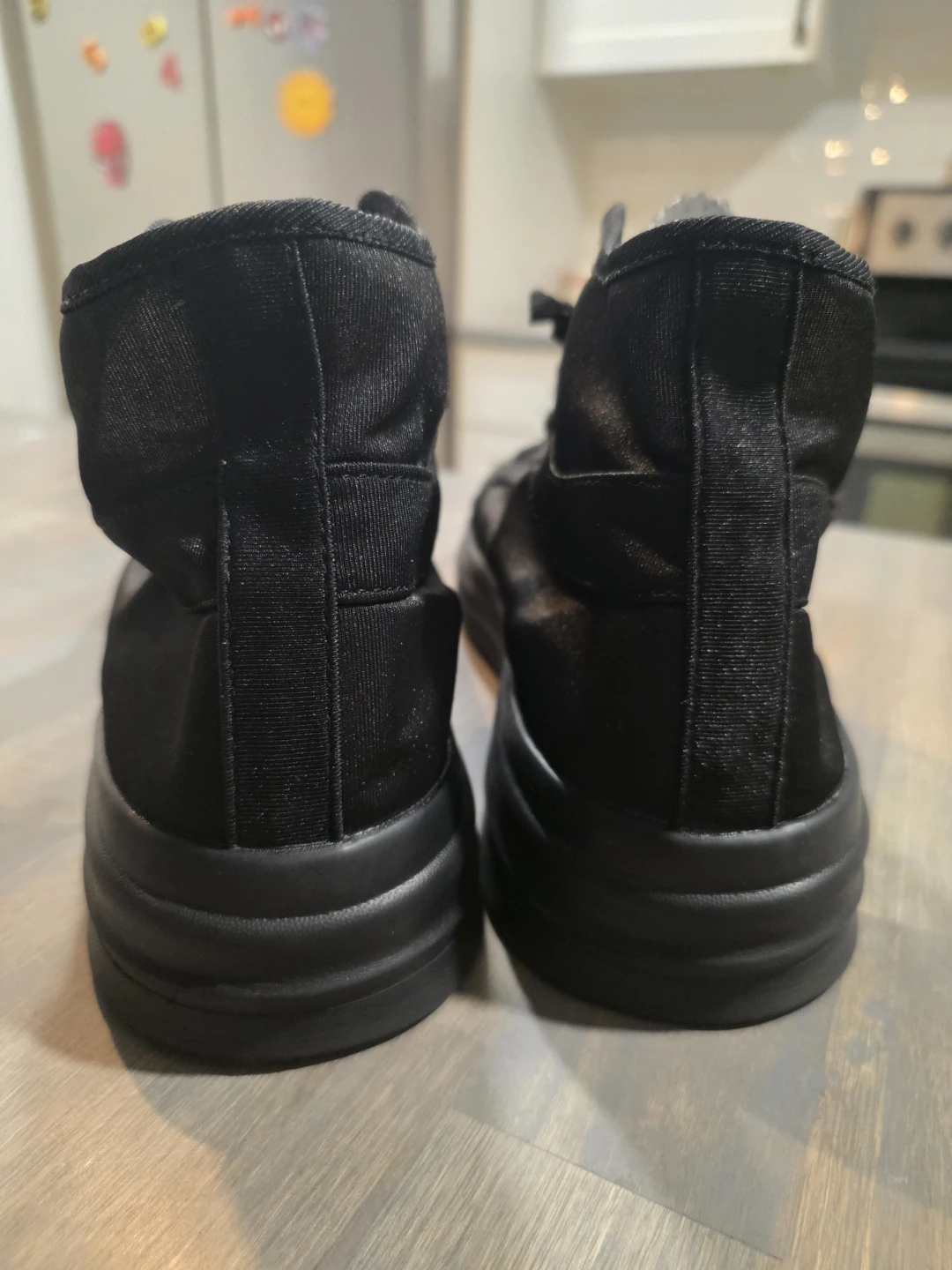 Brand new Unisex High Top Sneakers - Size 46 - photo 5