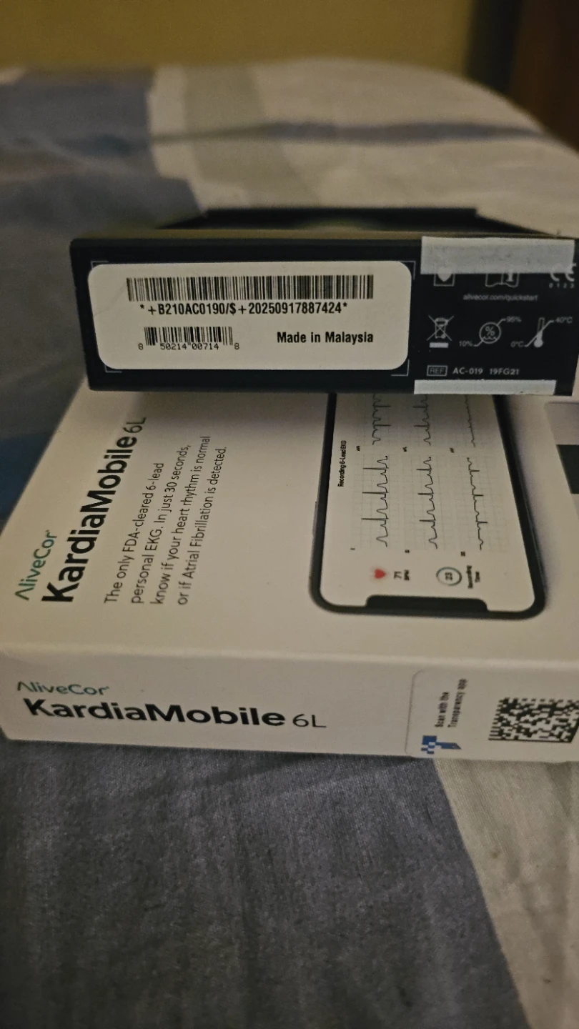 AliveCor KardiaMobile 6L EKG Monitor