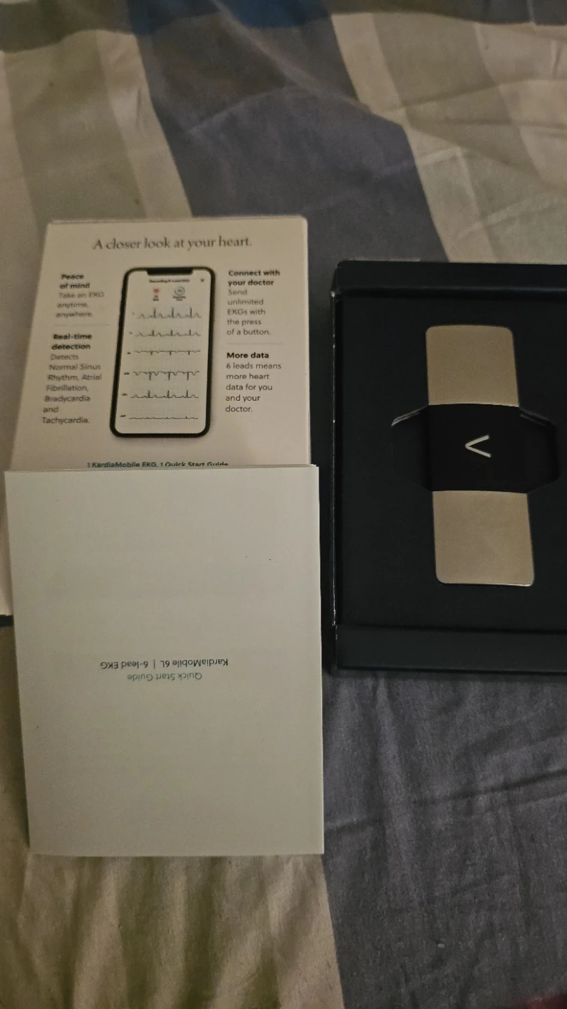 AliveCor KardiaMobile 6L EKG Monitor - photo 2