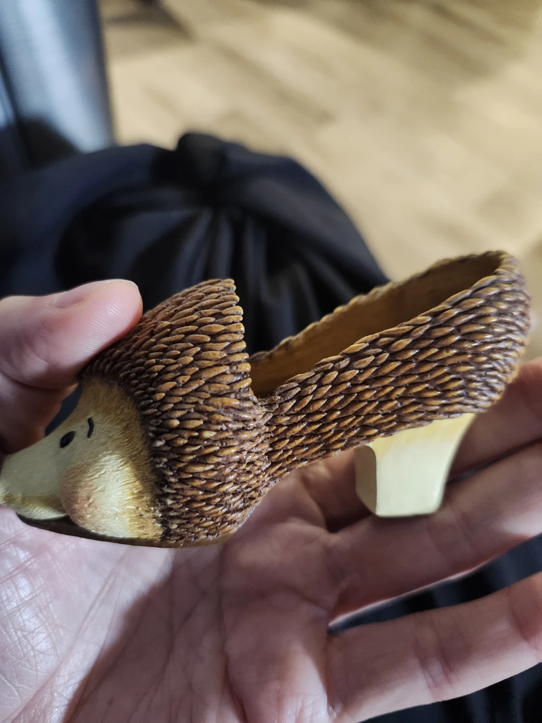 $10 willow hall figurine - photo 3