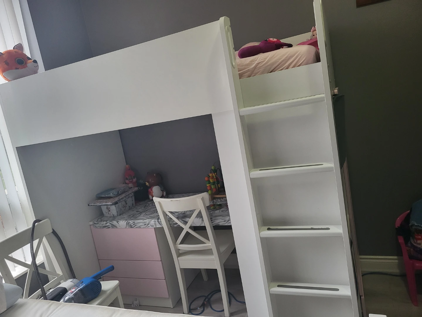 Bed and closet brand new - photo 2
