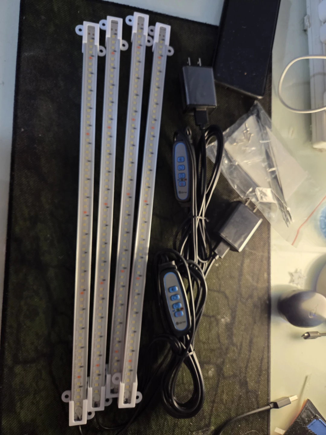 LED Grow Light - Full Spectrum, Auto On/Off - photo 3