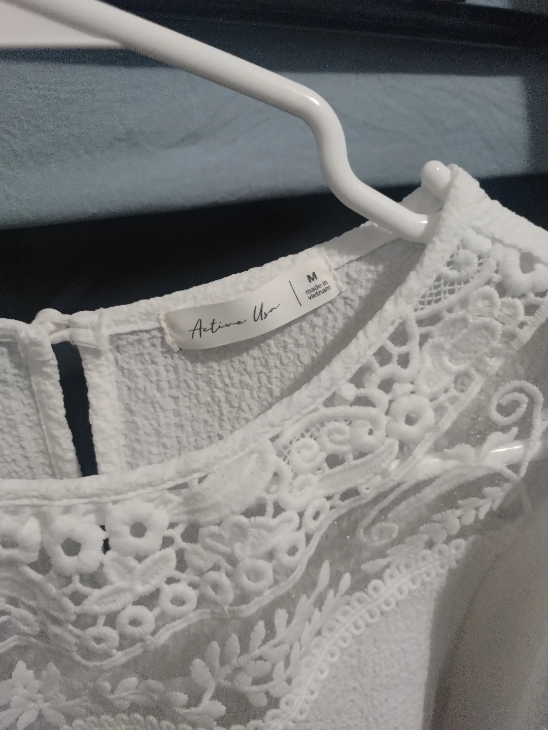 Active USA White Lace Blouse - Size M🏆 - photo 3