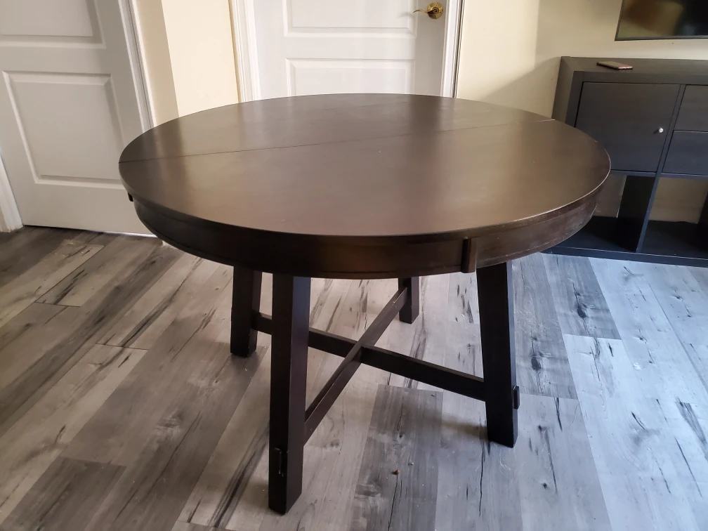 RuiSiSi Extendable Round Dining Table - Great condition!