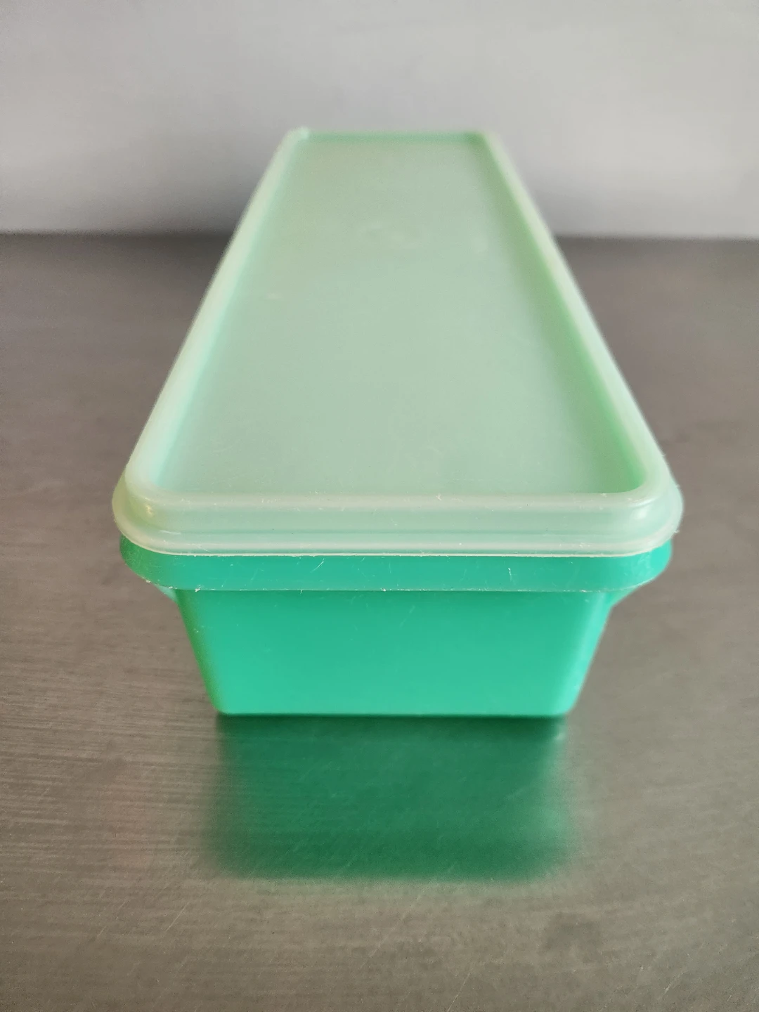 Vintage Tupperware Celery/Vegetable Keeper - photo 2