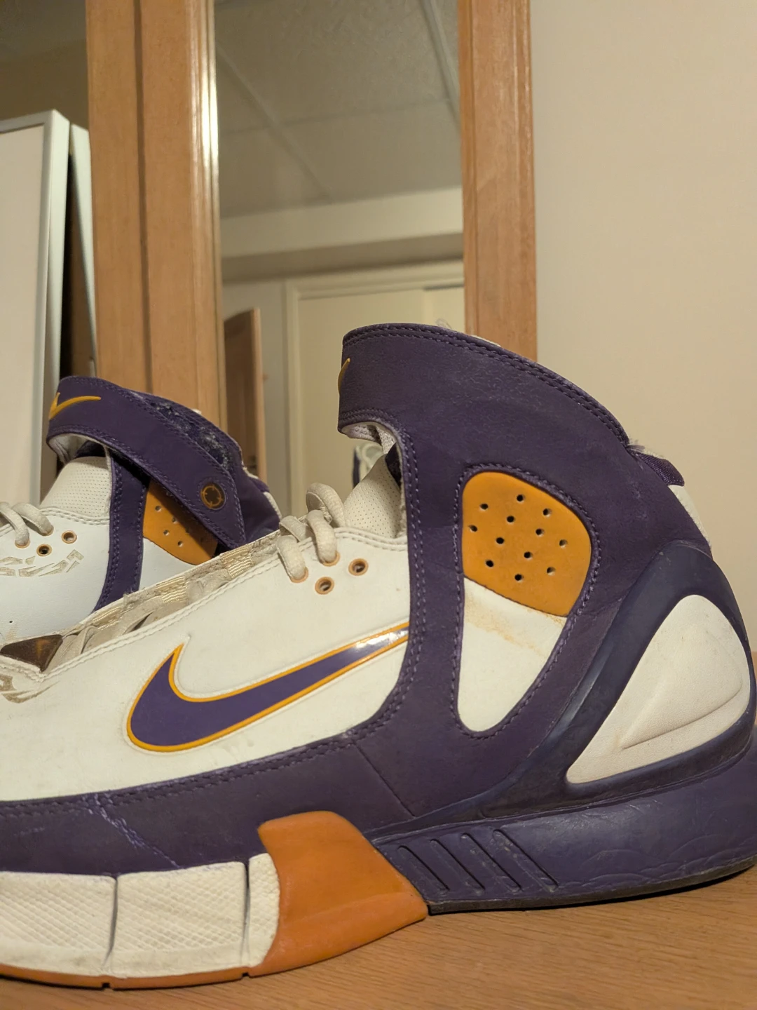 Nike Zoom Air US 11.5 Basketball Shoes Lakers Edition - photo 2