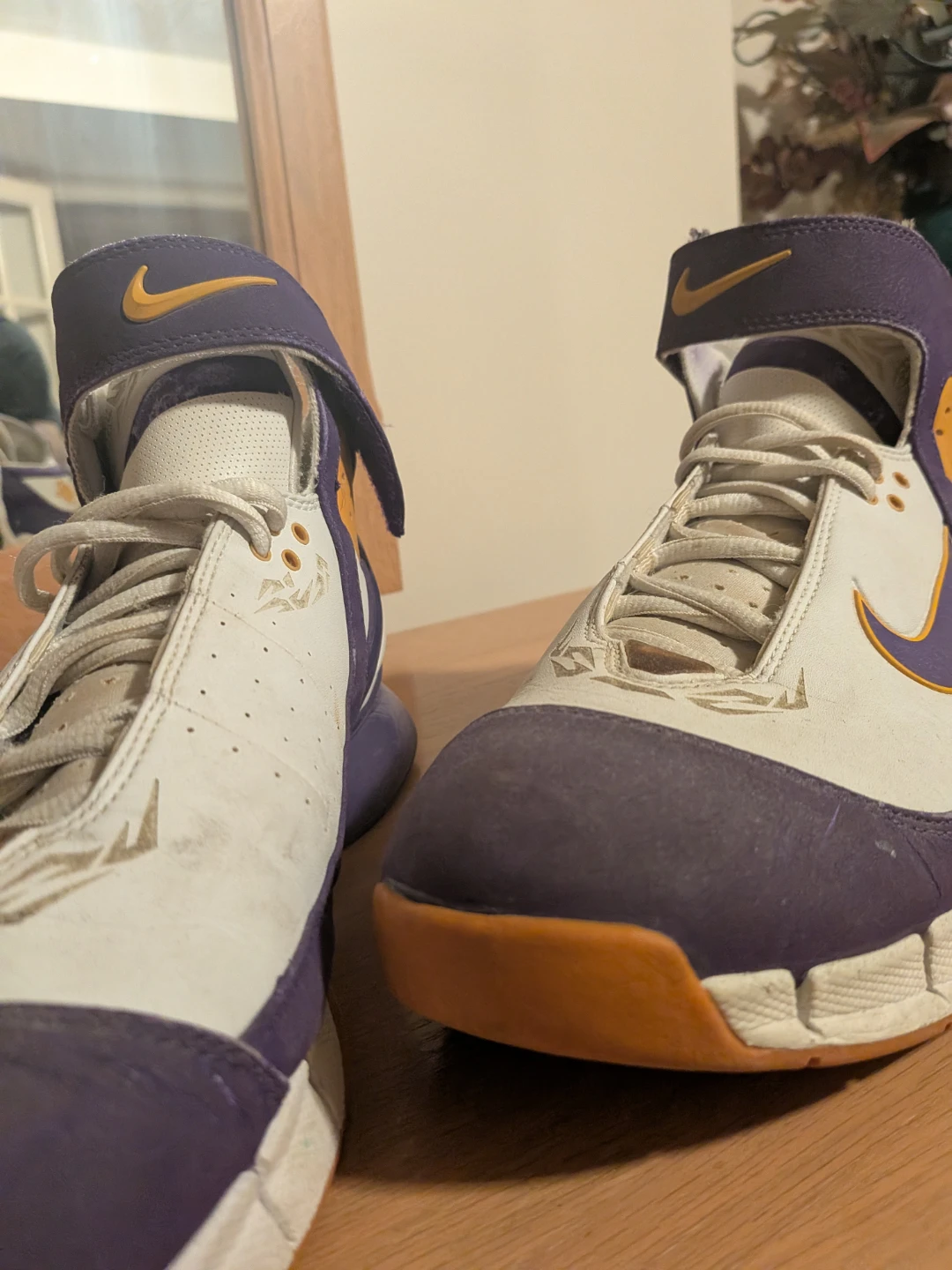 Nike Zoom Air US 11.5 Basketball Shoes Lakers Edition - photo 3