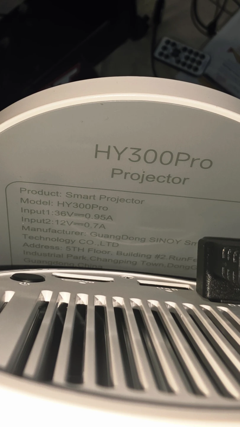 HY300Pro Smart Projector - photo 3