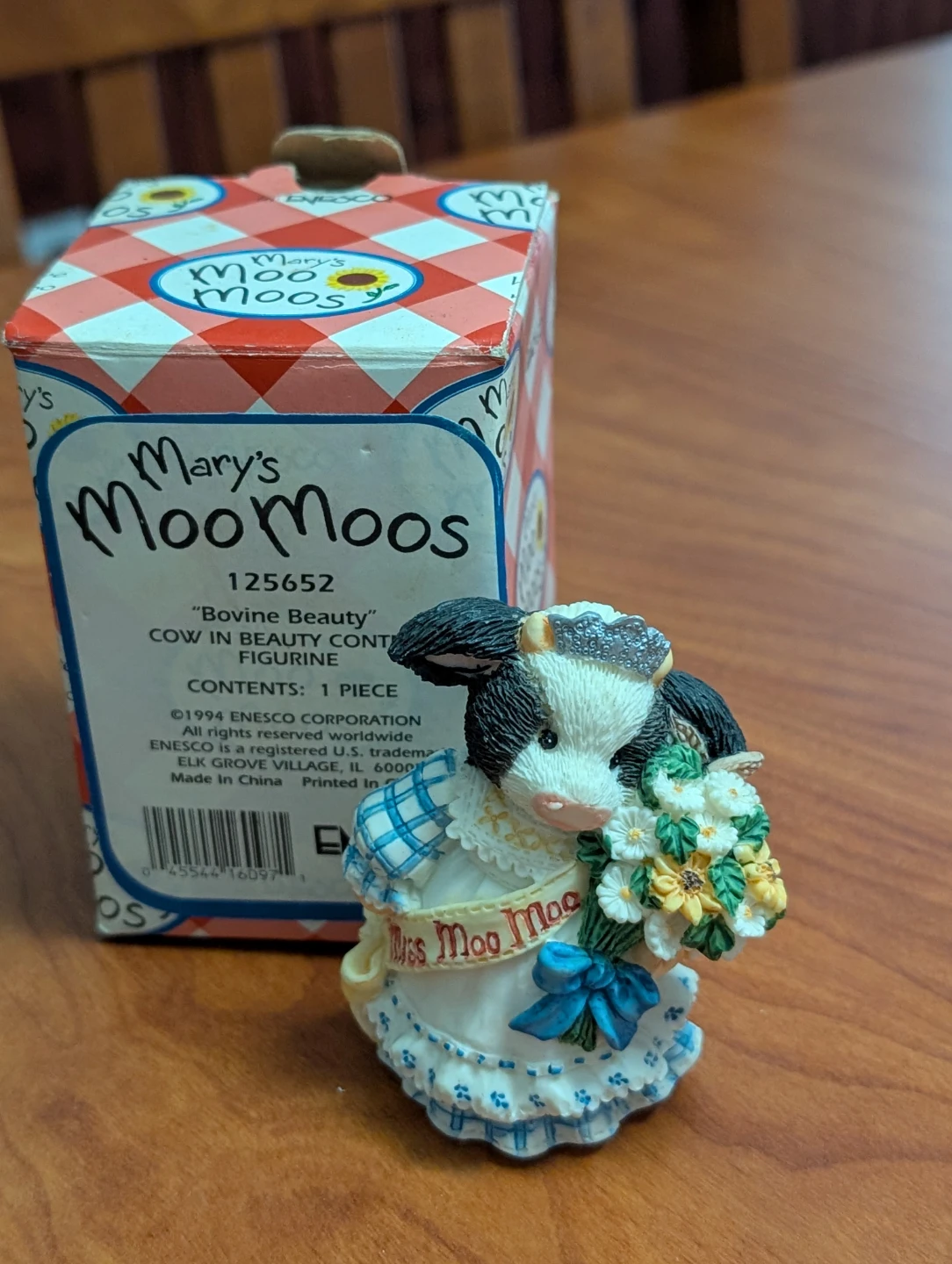 Mary's MooMoos "Bovine Beauty" Cow Figurine 125652