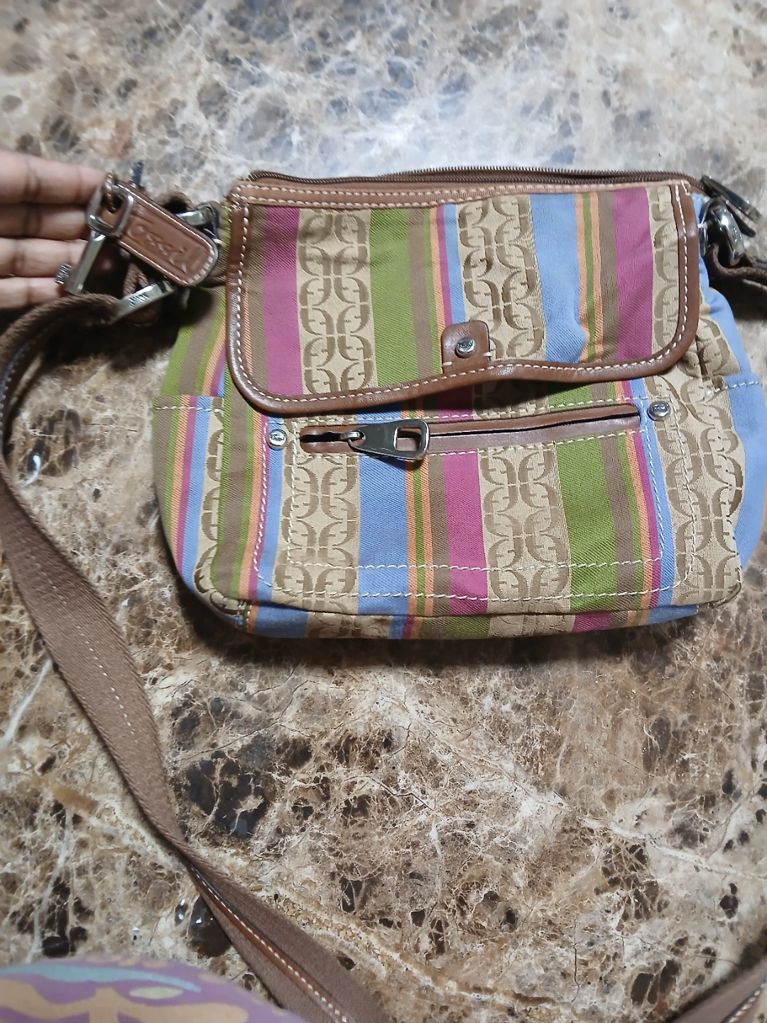 Fossil Crossbody Bag - Stylish and Functional!