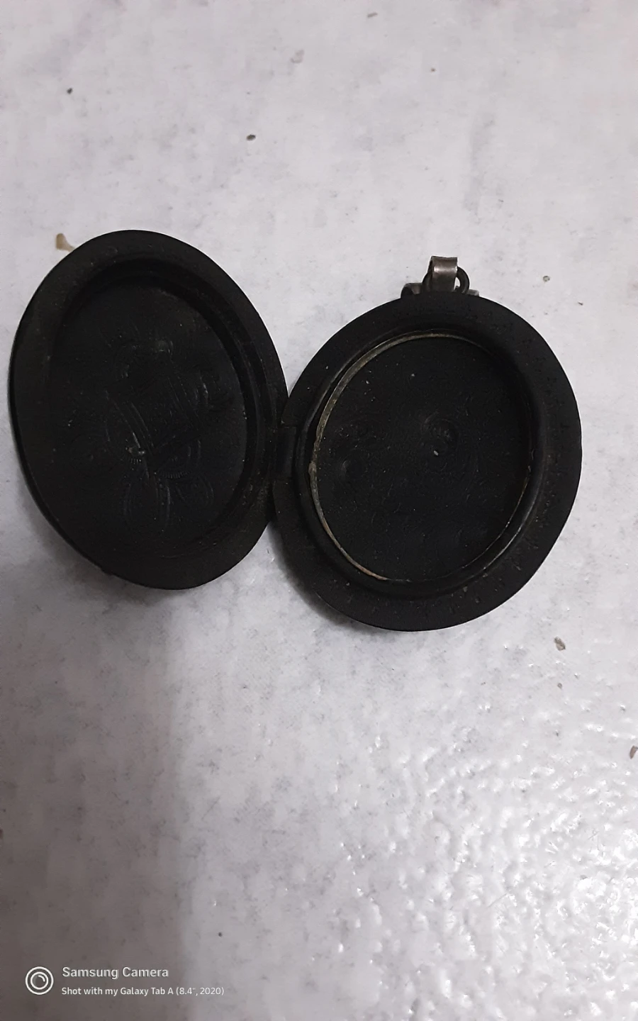 Antique Victorian vulcanite  Mouriang Locket - photo 2