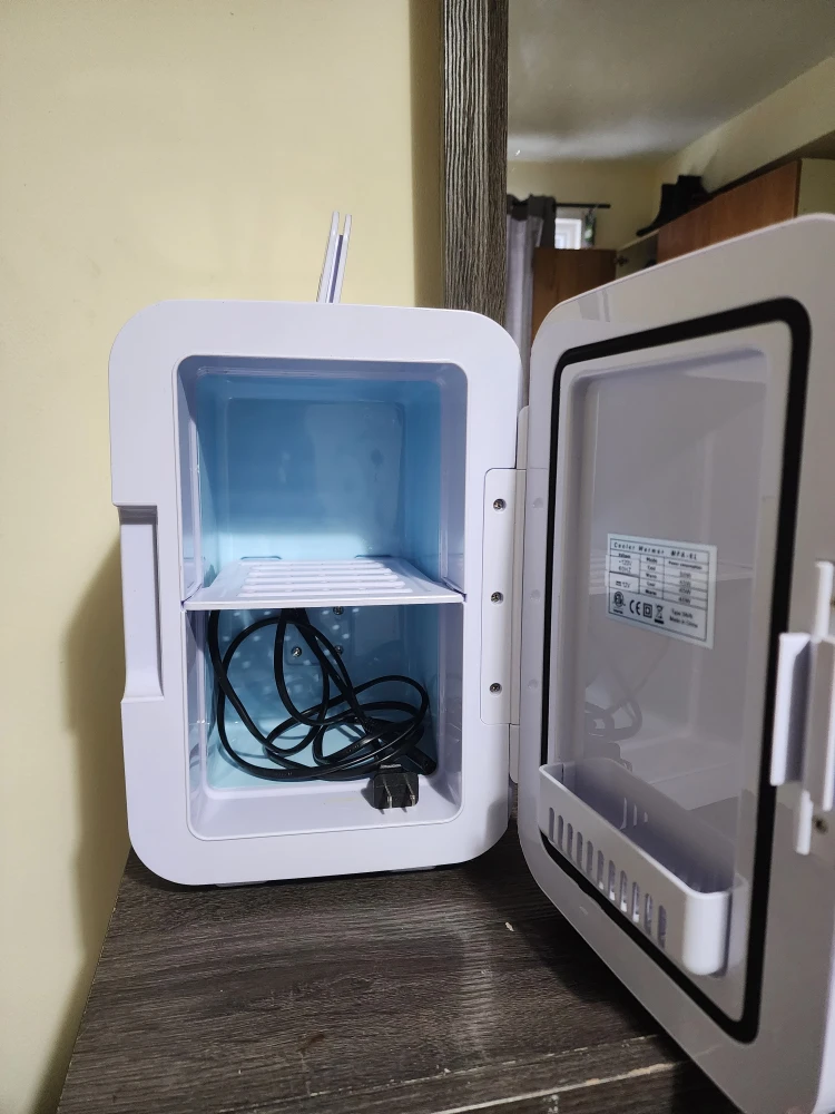 Good Molecules Mini Fridge - photo 2