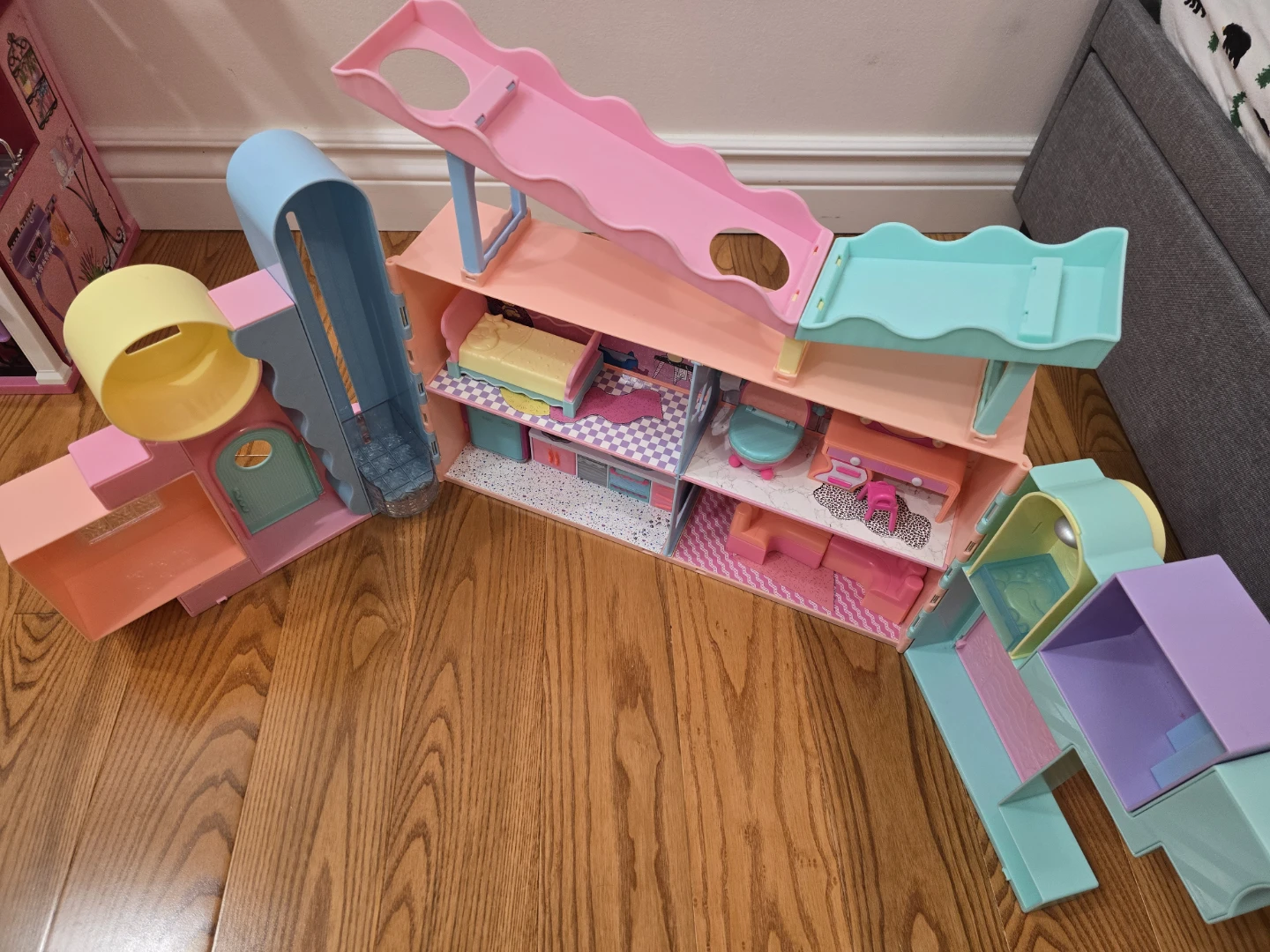 LOL Surprise Dollhouse with Accessories - photo 2
