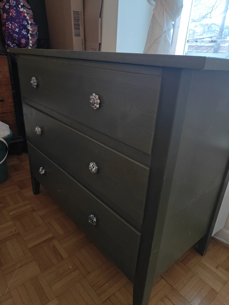 Green 3-Drawer Dresser with Decorative Knobs