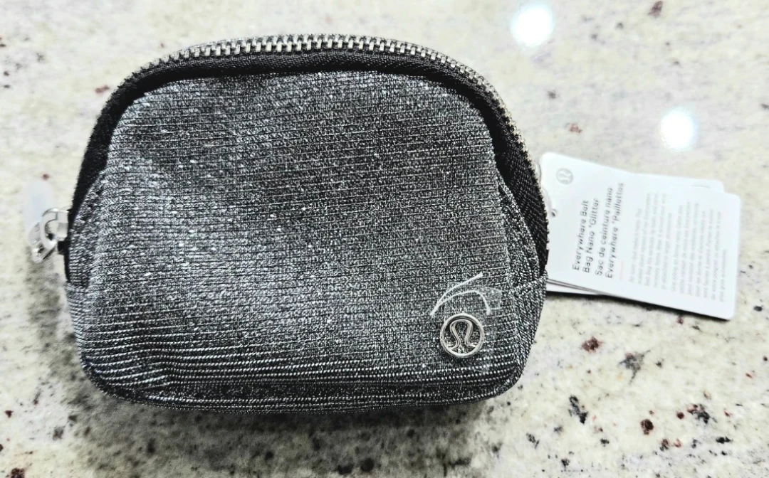 Lululemon Everywhere Belt Bag Nano Glitter