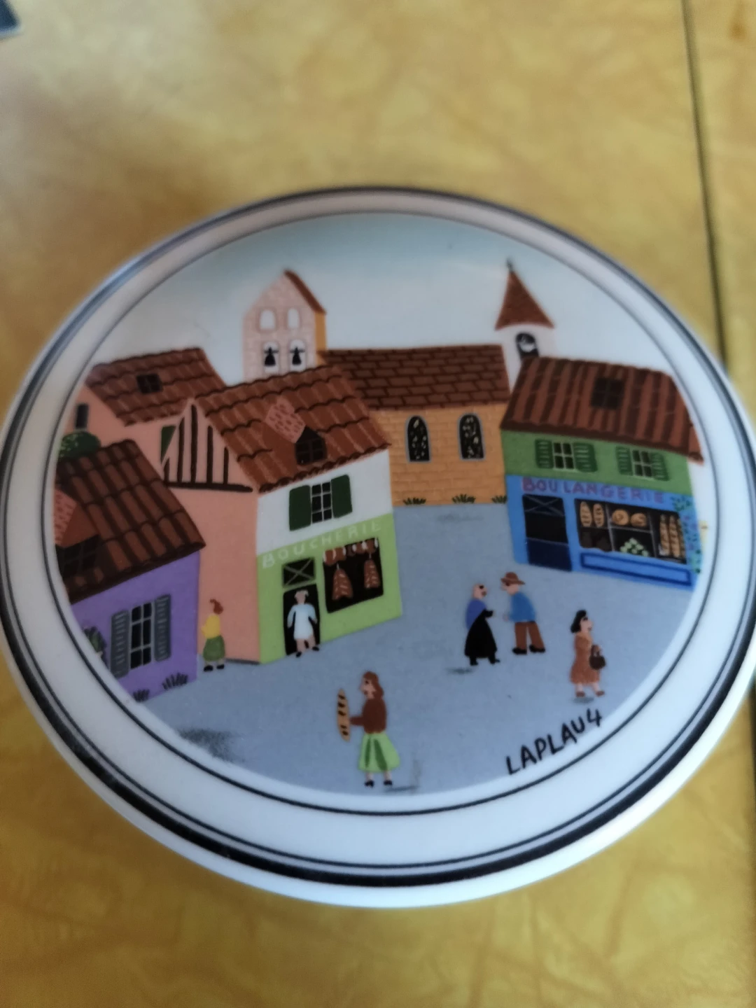 Villeroy & Boch Design Naif Porcelain Bowl with Lid