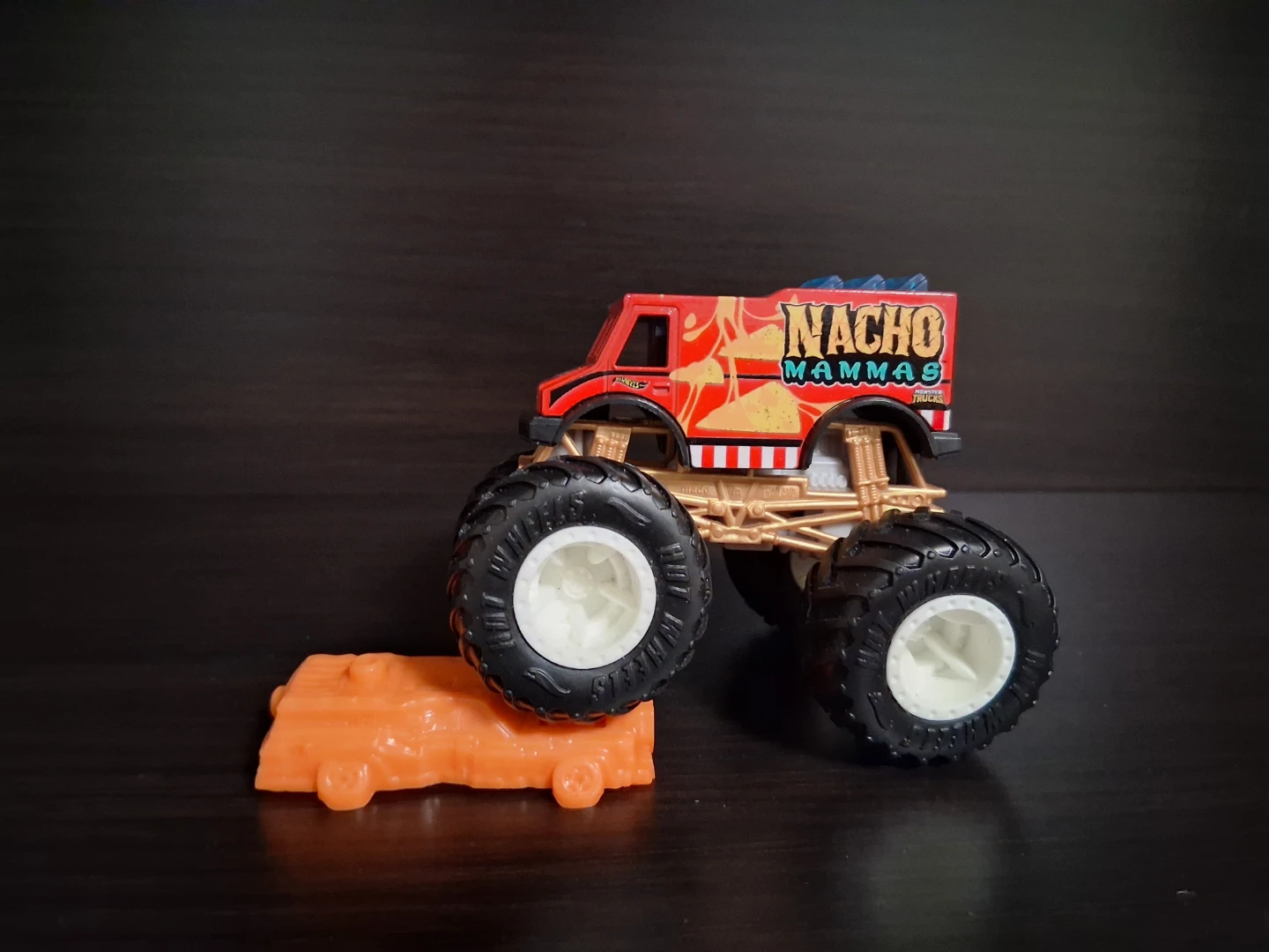 Hot Wheels Monster Trucks Nacho Mammas Truck