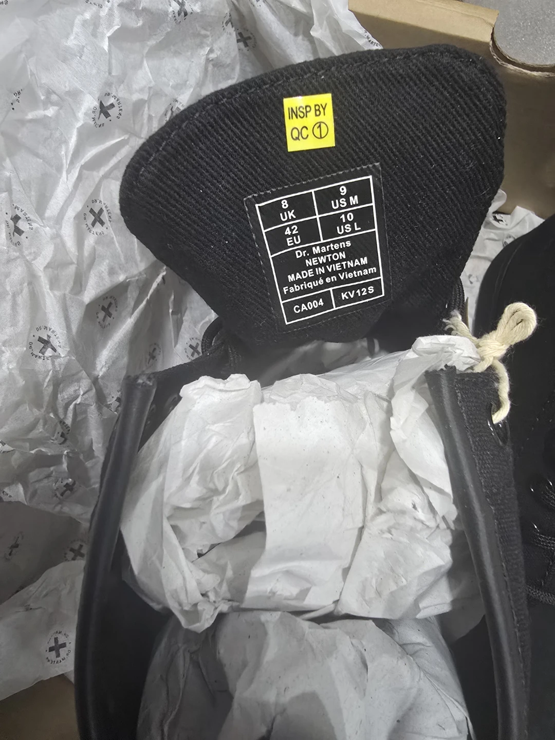 Dr. Martens Newton Black Boots - Size 9 US - photo 4