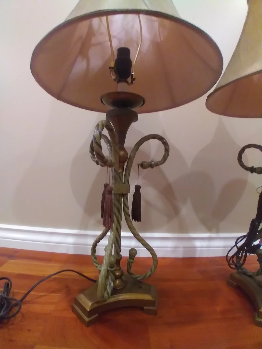 2 Table Lamps with Tassels - photo 3