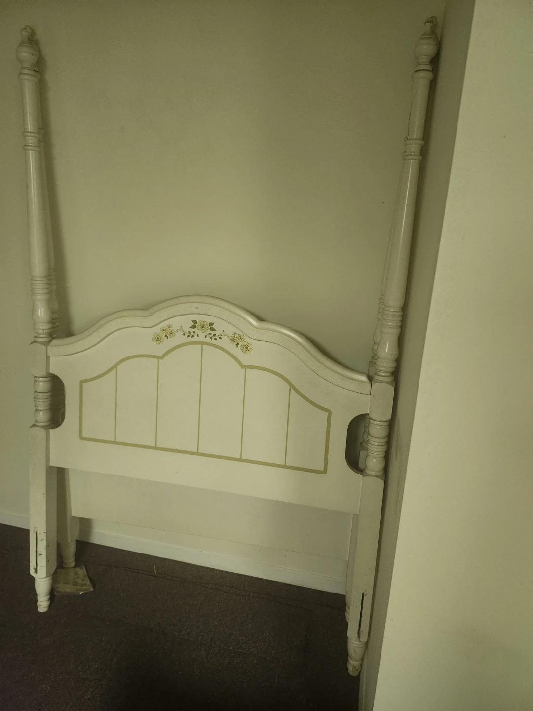 Vintage White Bed Headboard with Floral Design - photo 2