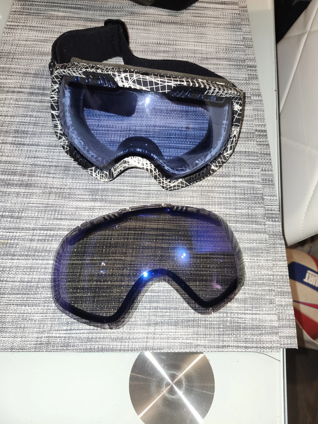 Ski/Snowboard Goggles - photo 2