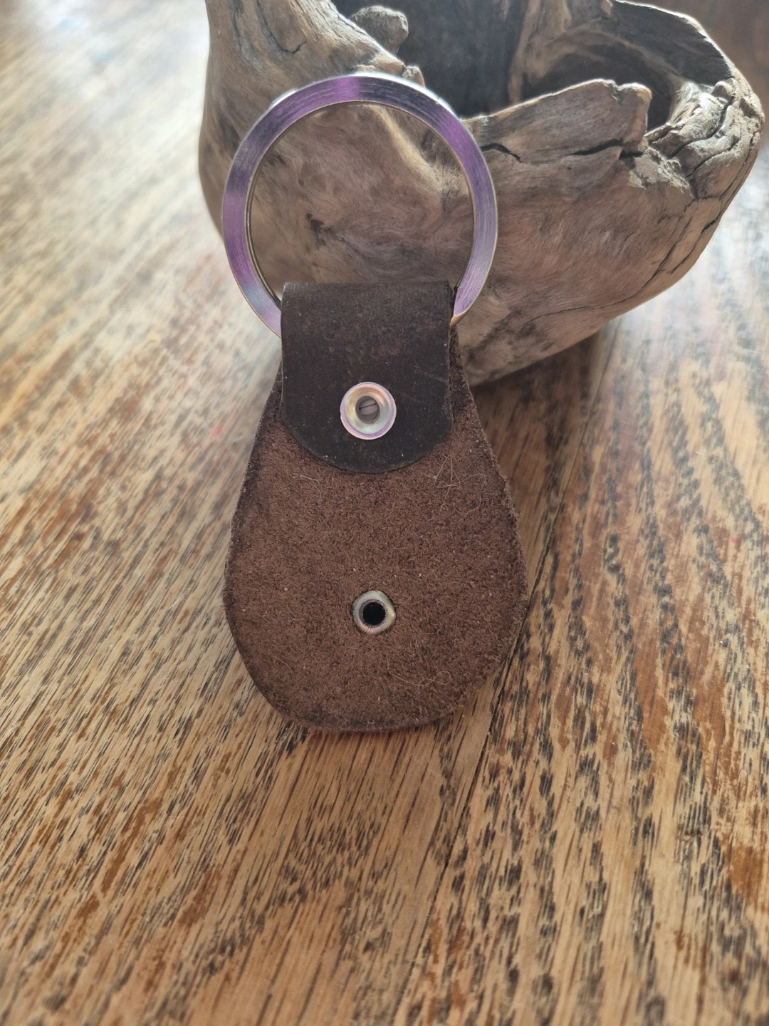 Handmade Leather Keychain with metal Celtic knot chonco - photo 2