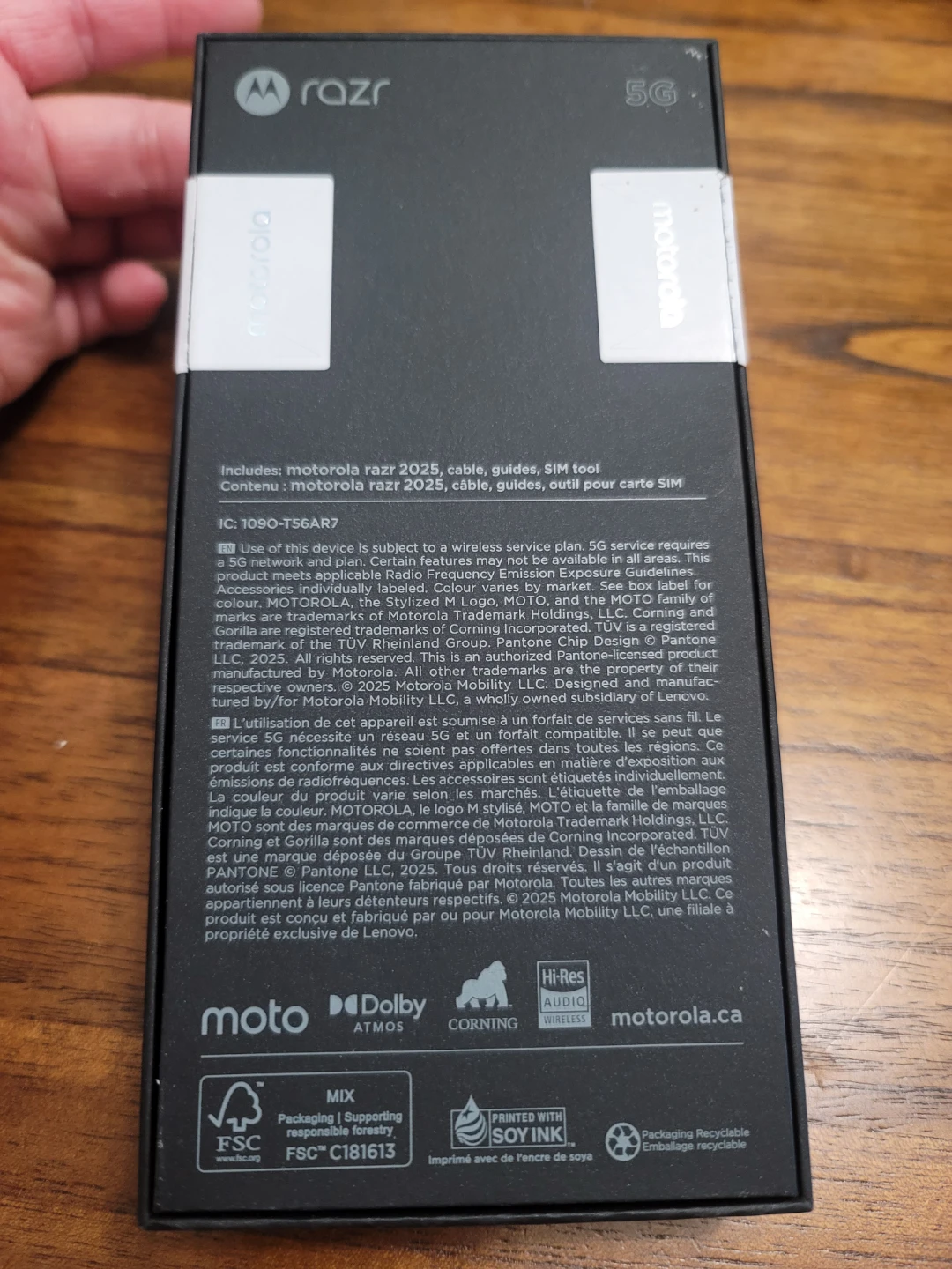 Motorola Razr 2025 256gb Gibraltar Blue like new condition - photo 3