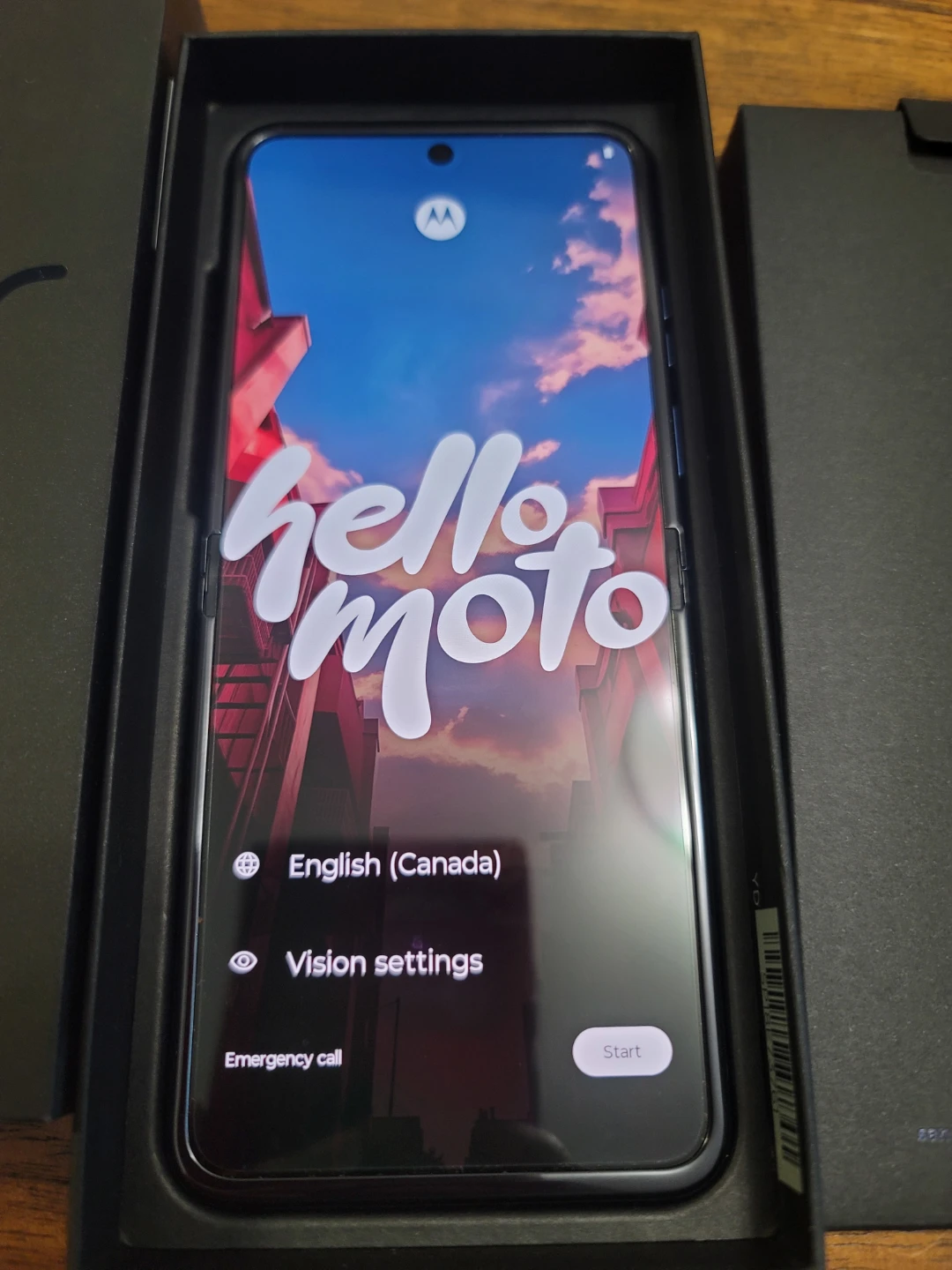 Motorola Razr 2025 256gb Gibraltar Blue like new condition - photo 5