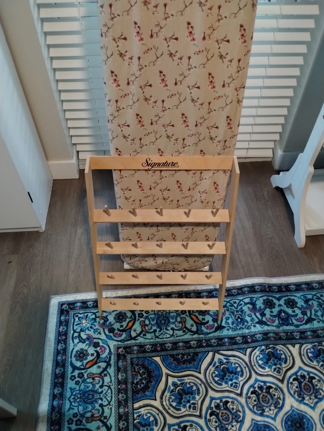 June Tailor & Signature Thread Rack Lot