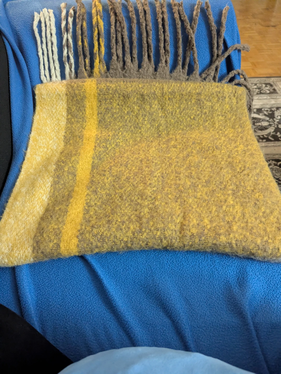 Cozy Plaid Throw Blanket - photo 2