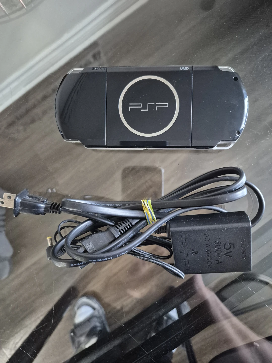 Sony PSP 3001 with AC Adapter - photo 2