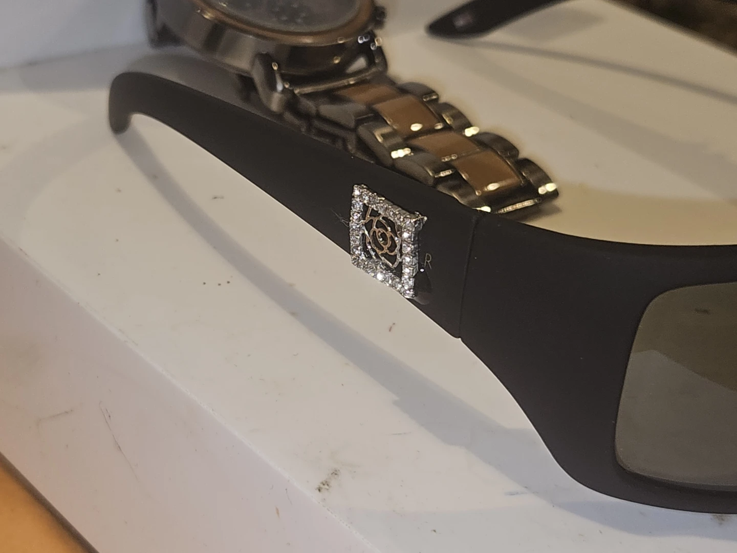 Tommy Hilfiger Sunglasses/ wristwatch/Necklace - photo 3