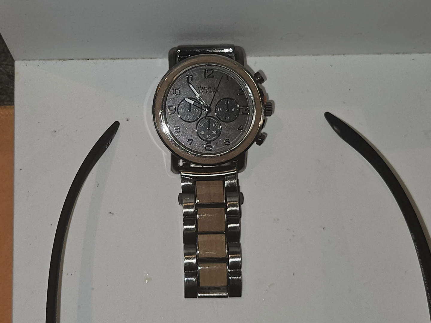 Tommy Hilfiger Sunglasses/ wristwatch/Necklace - photo 4