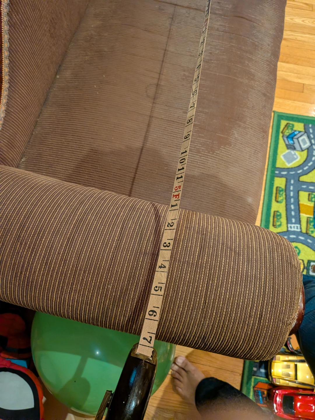 Antique Style Brown Chaise Lounge - photo 5