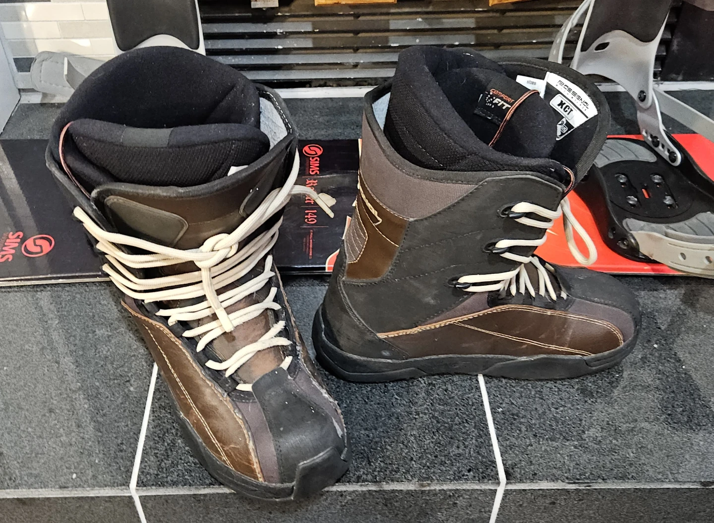 Rossignol XCT Snowboard Boots - Size 9.5