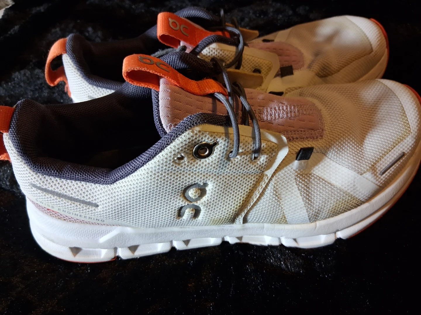 ON Cloud Running Shoes - White/Orange For Kids Size Y4