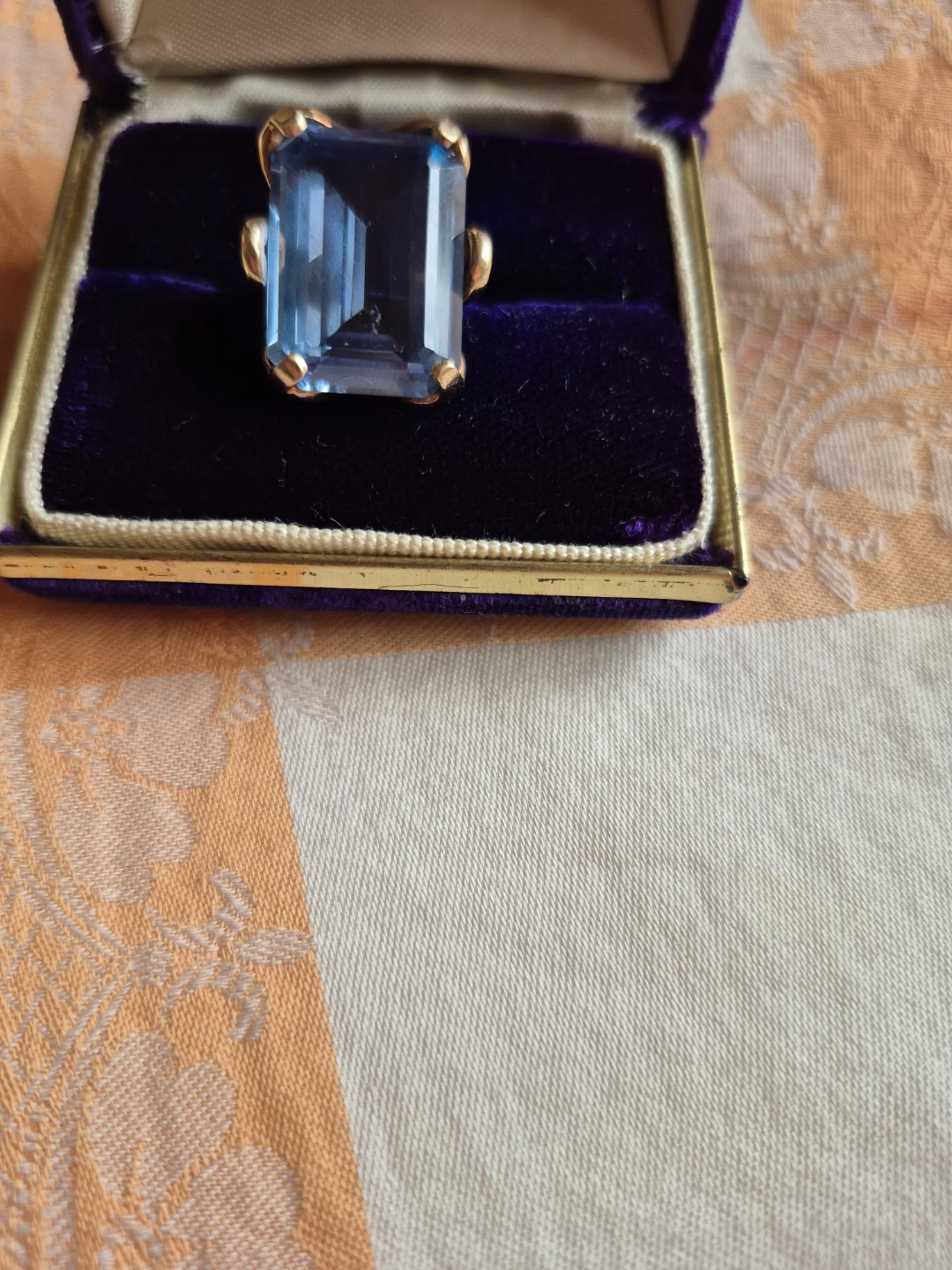 Vintage 10K Gold Blue Topaz Ring
