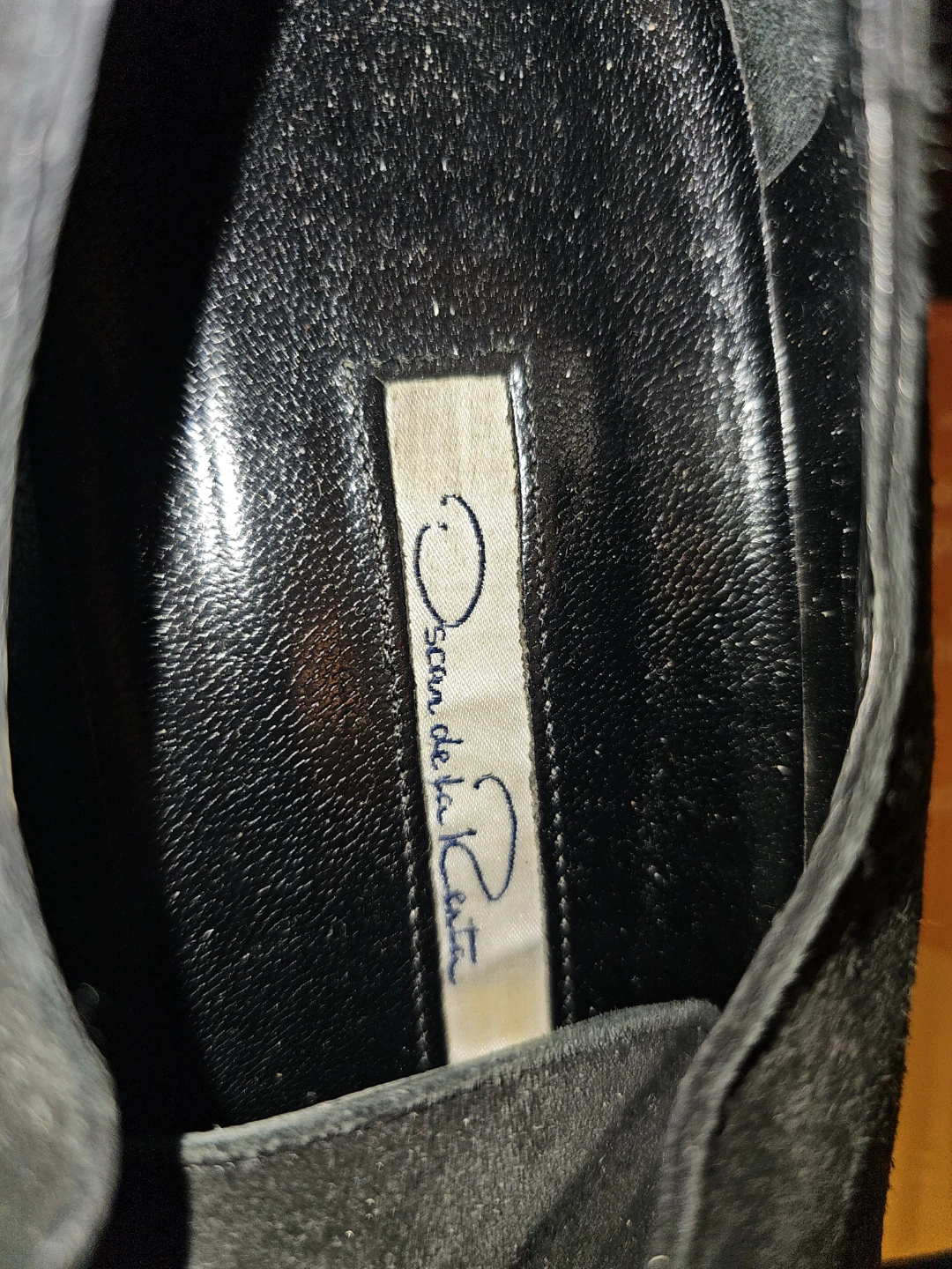 Oscar de la Renta Black Suede Wingtip Flats - photo 3